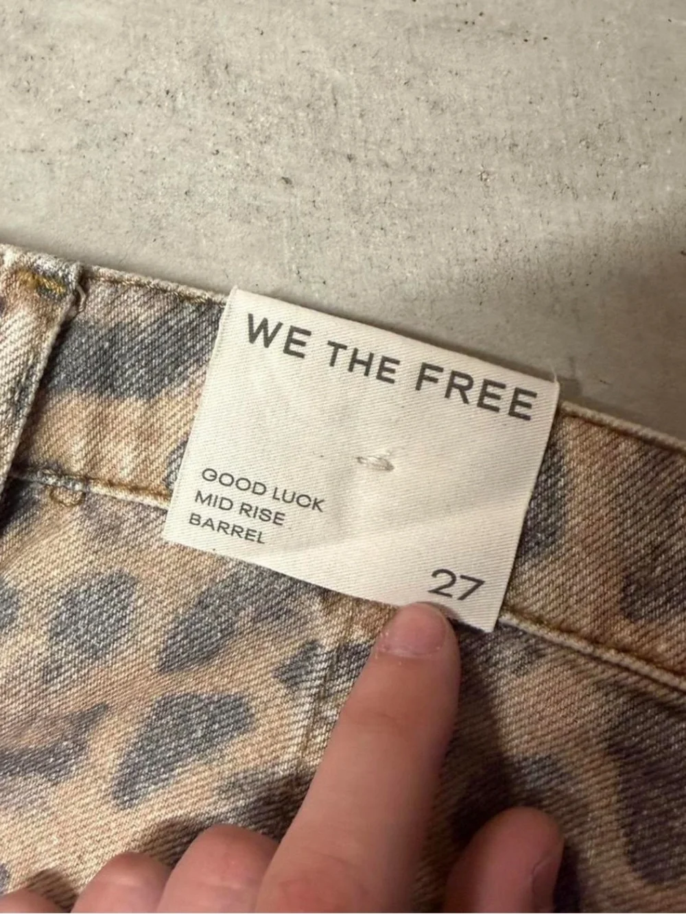 Free People Good Luck Barrel Jeans Leopard Print Animal Print Size 27 NWT - Picture 8 of 8